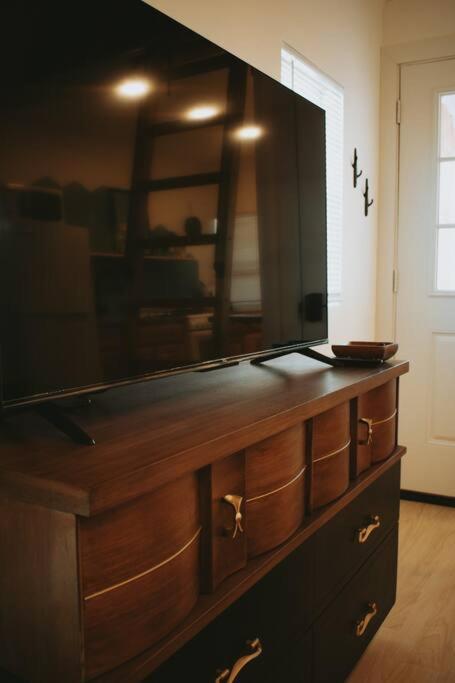 Casa de Férias Agave Tiny House At Cactus Flower-hot Tub-pet Friendly-no Pet Fees! Albuquerque